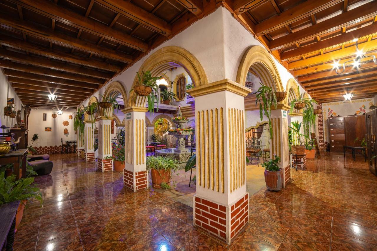 Hotel Gran Plaza Euromaya Антигуа-Гватемала Экстерьер фото