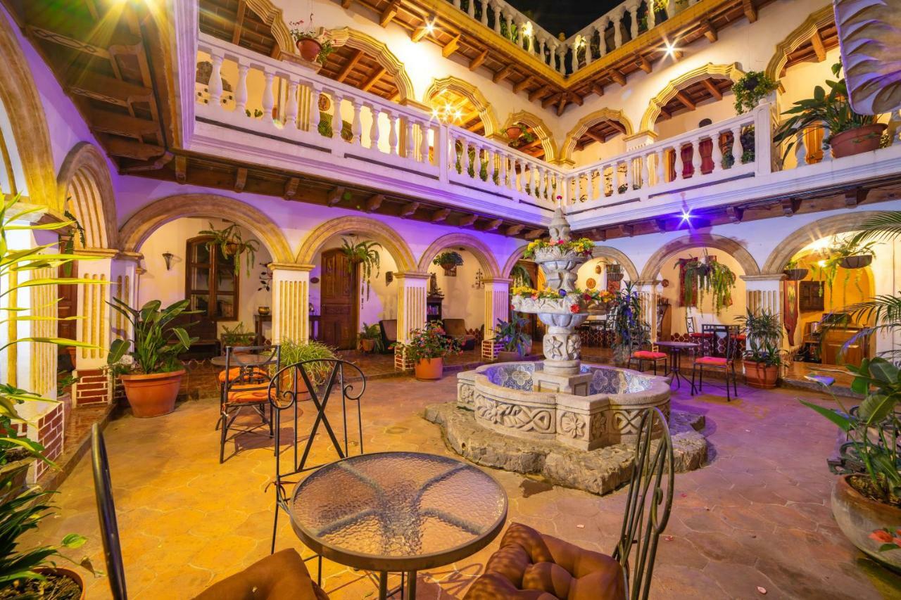 Hotel Gran Plaza Euromaya Антигуа-Гватемала Экстерьер фото